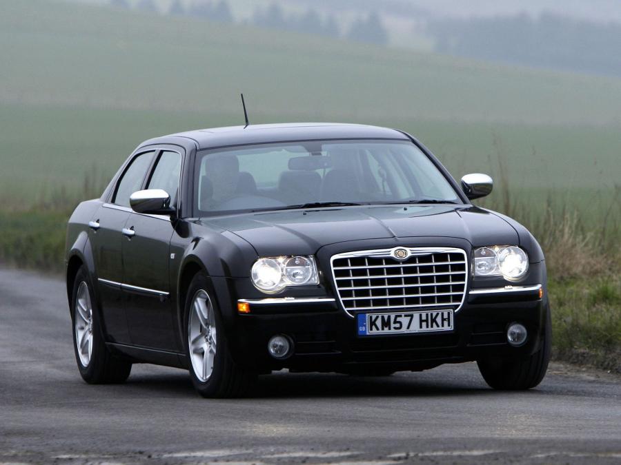  Chrysler 300C 2007 года  (UK) (фото 10 из 24)